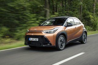 Toyota vytáhla silnou zbraň: Malé SUV se vyprodává za cenu Dacie. Vypadá stokrát lépe